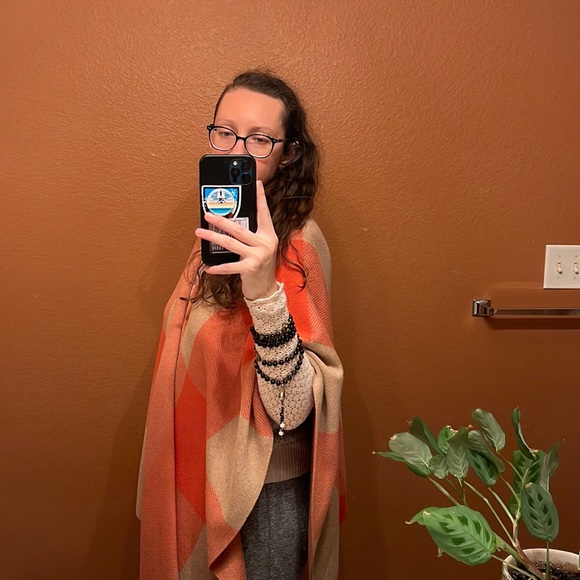 🎉HOST PICK 💓 Talbots Orange Plaid Poncho Shawl - Picture 2 of 9